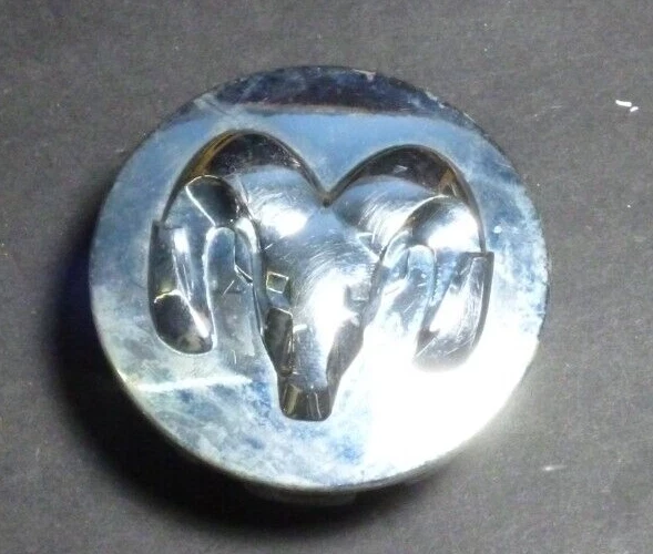 Wheel center 2013 dodge grand caravan - Image 1 of 1