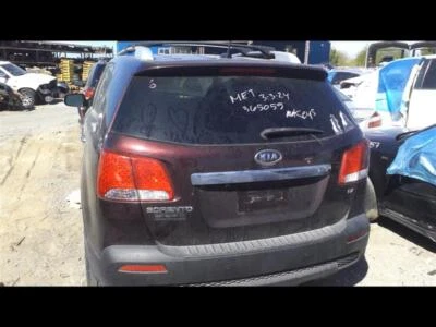 Used Deck Lid fits: 2012 Kia Sorento w/spoiler w/LED lamps Grade A — 第 1/4 张图片