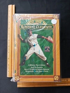 1998 TOPPS COMMEMORATIVE TINS ROBERTO CLEMENTE UNOPENED BOX - Picture 1 of 4