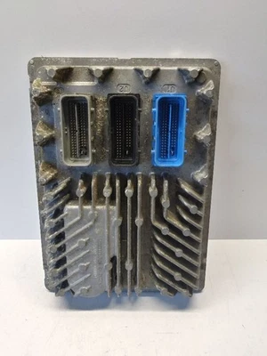 2019 Cadillac Escalade OEM engine control module id 12695211 6.2L 152k miles  - Image 1 of 4