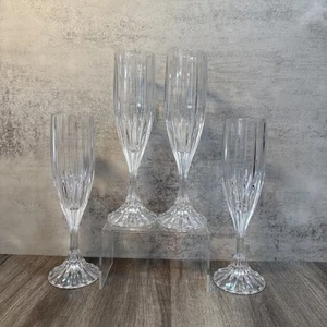 Set of 4 Retired Clear Crystal Champagne Flutes in Park Lane by Mikassa 8 & 5/8” - Picture 1 of 3