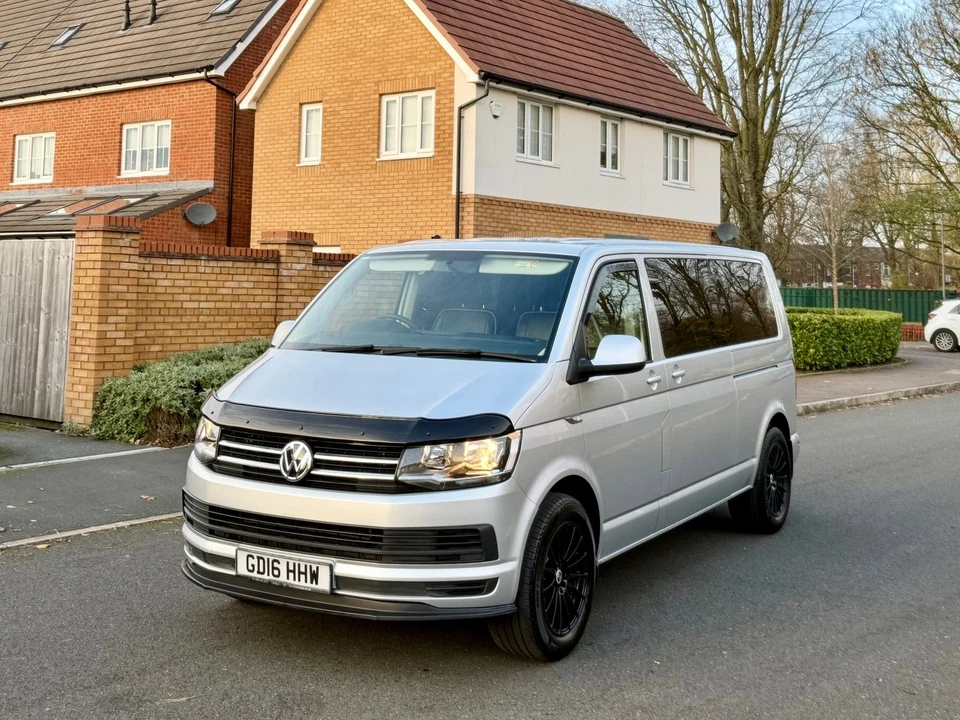 2016 Volkswagen Transporter Shuttle 2.0 TDI DSG Auto 9 Seats - Image 1 of 4