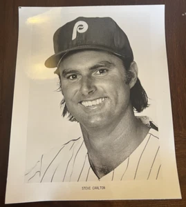 STEVE CARLTON TEAM ISSUED 8 X 10 BLK & WHT PHOTO PHILADELPHIA PHILLIES - Picture 1 of 1