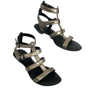 Born Schuhe Damengröße 6 flache Leder-Sandalen zinnmetallic Knöchelriemen gepolstert - Bild 1 von 11