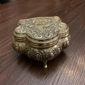Vintage Trinket Box Ornate Floral Gold Tone Red Interior - Picture 1 of 8