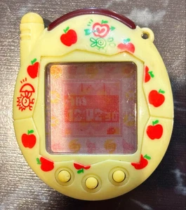 Tamagotchi Plus Keitai Kai Two Red Series Apple Sorbet Bandai TMGC getestet - Bild 1 von 2