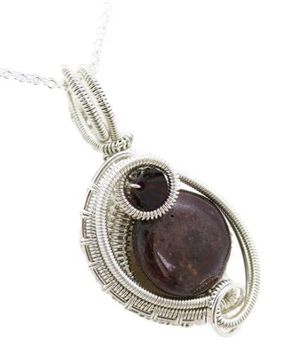 Collar artesanal granate envuelto en alambre: plata de ley con cristal de Swarovski Foto 1 de 4