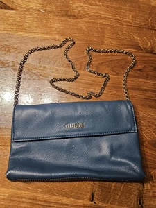 GUESS Damen Umhängetasche Blau-leichte Gebrauchsspuren - Bild 1 von 4