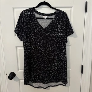 Lularoe Christy Tee Retail $36 - XL - Item#327 - Picture 1 of 5