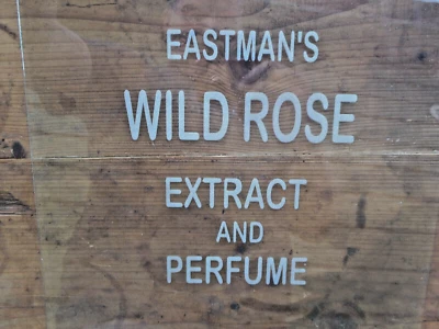 Antiguo Victoriano EASTMANS Extracto de Rosa Salvaje Perfume Vidrio Vitrina Foto 1 de 4