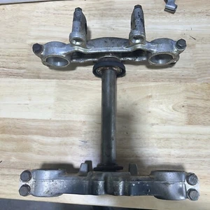 1979 79 VINTAGE SUZUKI DR370 DR370 OEM FORKS UPPER TRIPLE TREE CLAMP CROWN Assy. - Picture 1 of 4