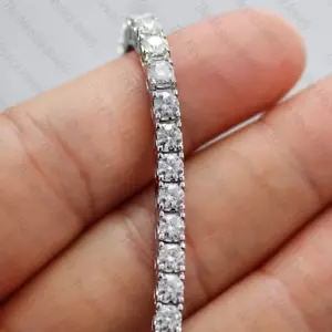 Bracciale Tennis Moissanite Taglio Tondo 9.0 TCW 4mm Placcato Oro Bianco 14K 7 Pollici - Foto 1 di 11