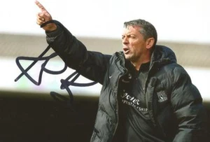 SOUTHEND: PHIL BROWN SIGNED 6x4 ACTION PHOTO+COA - Picture 1 of 1