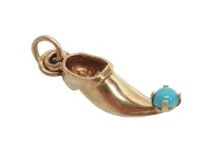 18k Yellow Gold Poulaine Long Curled End Shoe with Blue Stone Tip Charm - Picture 1 of 4