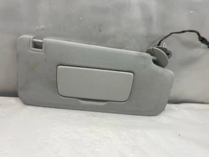 Sun Visor CHEVY TRAVERSE Right 18 19 20 21 - Picture 1 of 4