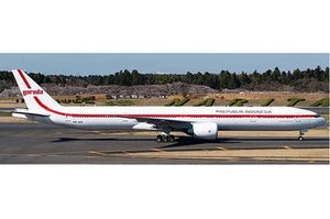 JC Wings 1/400 777-300ER PK-GIG Flaps Down Configuration Garuda Indonesia - Picture 1 of 1