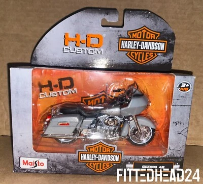 Motocicleta Maisto Harley-Davidson 2002 FLTR Road Glide Foto 1 de 2