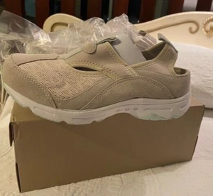 EASY SPIRIT Beige Casual Walking Active Shoes Womens Size 6-1/2 W Wide- - Picture 1 of 3