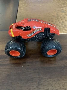 Hot Wheels 4x4 Monster Truck estación de trituración langosta neumáticos rojos llantas negras 1:64 - Imagen 1 de 5