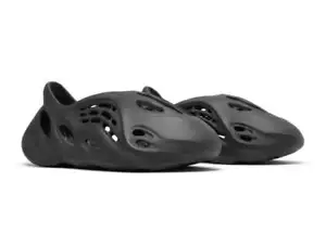 Espuma Yeezy RNNR Ónix (2022/2024) Talla 9 K, 3 Y, 8 M (Nuevo) - Imagen 1 de 12