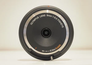 Olympus 9 mm f/8 Fisheye BCL-0980 Pancake Body Cap Lens Micro Four Thirds MFT - Bild 1 von 6