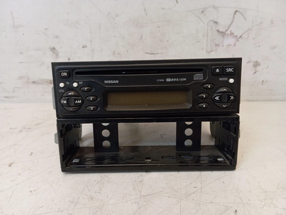 Radio CD Nissan X-Trail (T30) 2006 - Imagen 1 de 1