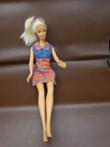 1999 Blonde Barbie - Picture 1 of 6
