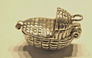 STERLING SILVER VINTAGE BRACELET CHARM MOSES BASKET CRIB OPENS TO REVEAL BABY - Picture 1 of 2