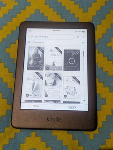 Amazon Kindle 10 (aka Basic 3) 10th Gen, 6-inch eReader, Model J9G29R, 8GB Black - Picture 1 of 10