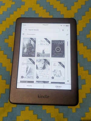 Amazon Kindle 10 (aka Basic 3) 10th Gen, 6-inch eReader, Model J9G29R, 8GB Black - Image 1 of 4