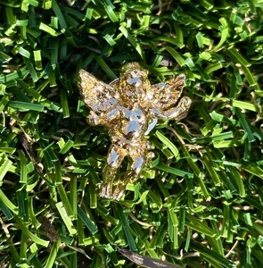 Kirks Folly Angel Tie Tac Pin Lapel Cherub Child Remembrance Signed 1" - Picture 1 of 2