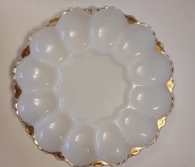 Vintage 50/60s Anchor Hocking Fire King 22kt gold trimmed Egg Platter - Image 1 of 4