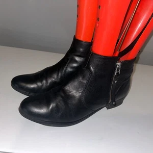 Jones bootmakers leather zip up ankle boots Uk 7 / 40 - Picture 1 of 4