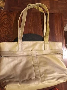 Bolso de mano grande con compartimento de mantequilla brillante - Imagen 1 de 6