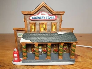 Holiday Time Miller's Country Store Lighted Christmas Village Building w/box - Foto 1 di 11