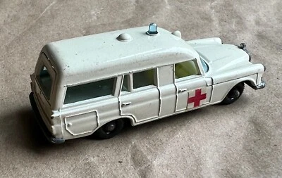 Matchbox 3  Lesney No 3D Mercedes Benz Ambulance BPW NO BOX - Image 1 of 4