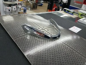 Yamaha N.O.S Chrome Fender Tip Vstar 1300 Str-3d826-91-00 - Picture 1 of 5
