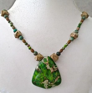 COLLAR DE CUENTAS DE JASPE Y JASPE DE MADERA DE SEDIMENTOS DEL MAR VERDE ~ ¡UNA BELLEZA! - Imagen 1 de 9