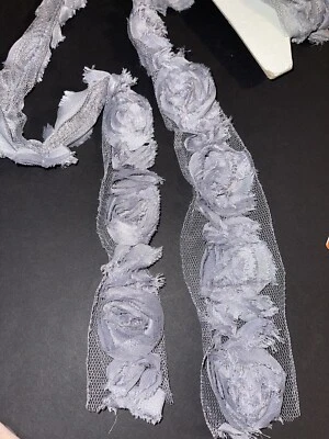 TRIM Gray FABRIC FLOWERS 8.0 YD X 1.5" SEWING CRAFT SUPPLY        N - Image 1 of 4