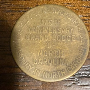 MONETA COMMEMORATIVA 175° Anniversario Gran Loggia della Massoneria NC 1962 OTTONE - Foto 1 di 11