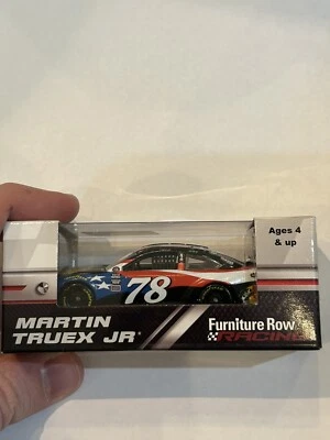 Bajo Martin Truex Jr #78 Pro Shops Patriotic 2018 Toyota Camry Lionel 1:64 Foto 1 de 2