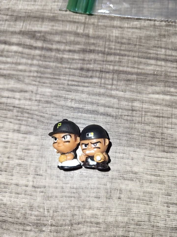 TEENYMATES MLB  FIGURE 1" INCH Pittsburgh Pirates 2pc Cover
