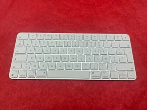 Apple Magic Keyboard A2450 USB-c/Lightning Kabel Französisch Silber - Bild 1 von 2