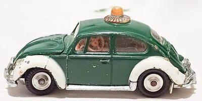 Corgi Toys Volkswagen 1200 Saloon Polizia, bianco-verde.  Very good condition. - Immagine 1 di 4