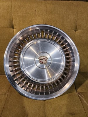 Cadillac DeVille Fleetwood 1971-1972 15 pulgadas cubierta de rueda tapacubos tapacubos OEM Foto 1 de 4