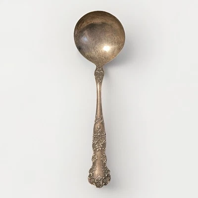 Antigua cuchara Gorham de plata de ley con motivo Buttercup y monograma Foto 1 de 4