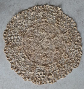 A21 Ancien napperon style dentelle aux points d’Irlande, début XX° - Photo 1/4