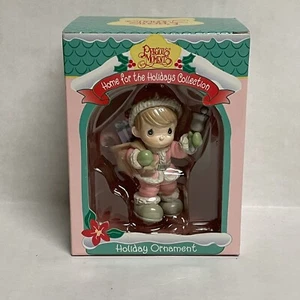 1996 Precious Moments Enesco Home For The Holidays Christmas Ornament - Picture 1 of 3