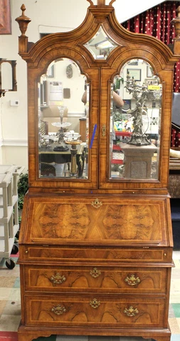 BAKER   In The Style Of 1705 Queen Anne By  Baker Burled Walnut  Secretary Desk Cover
