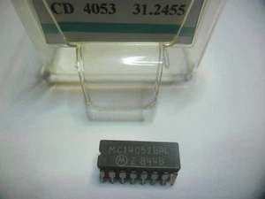 MC14052BAL.MOTOROLA.CD4052.CI.IC. NEU - OLD STOCK - Bild 1 von 3